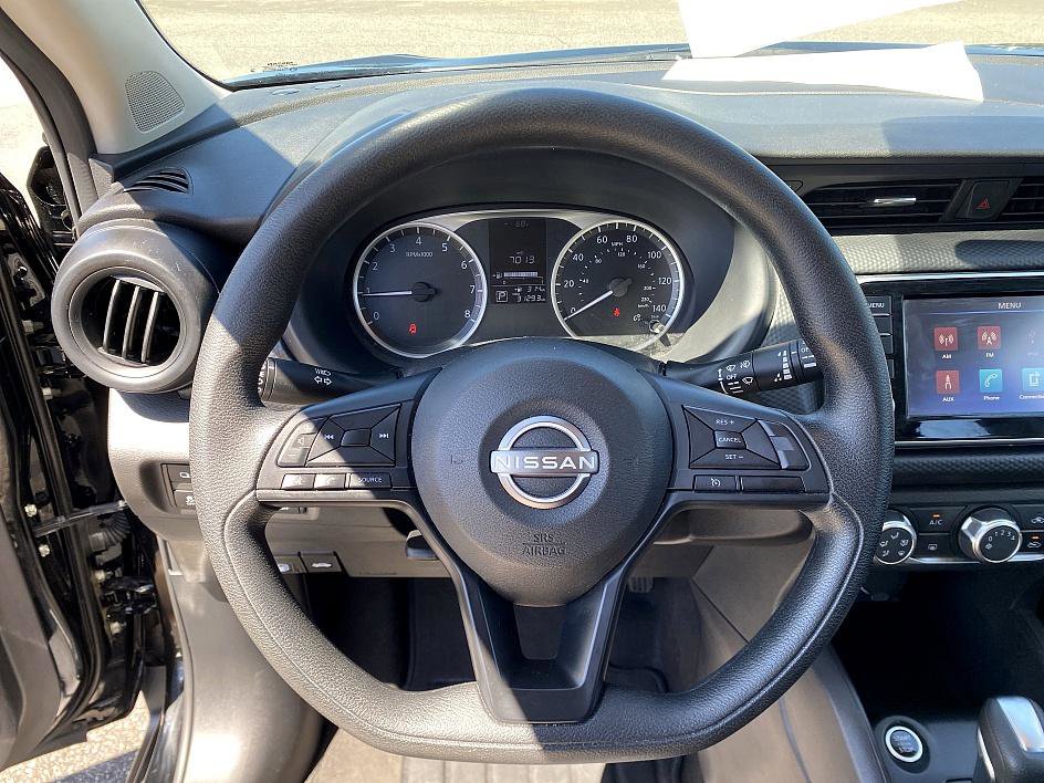 2023 Nissan Kicks S photo 8
