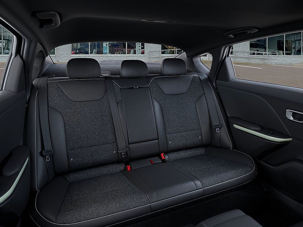 2025 Kia K4 GT-Line photo 14