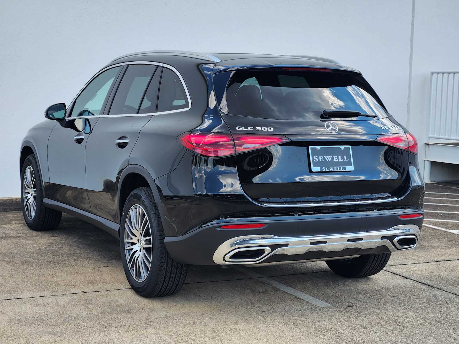 2026 Mercedes Benz GLC 300 photo 3