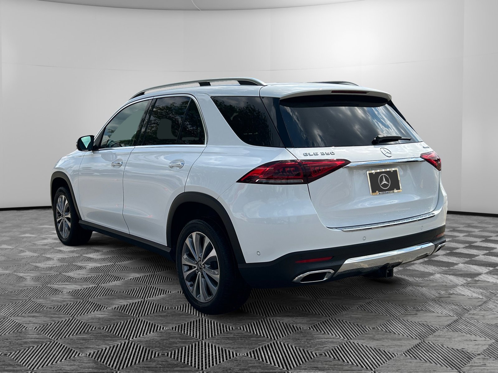 2022 Mercedes Benz GLE 350 4MATIC photo 3