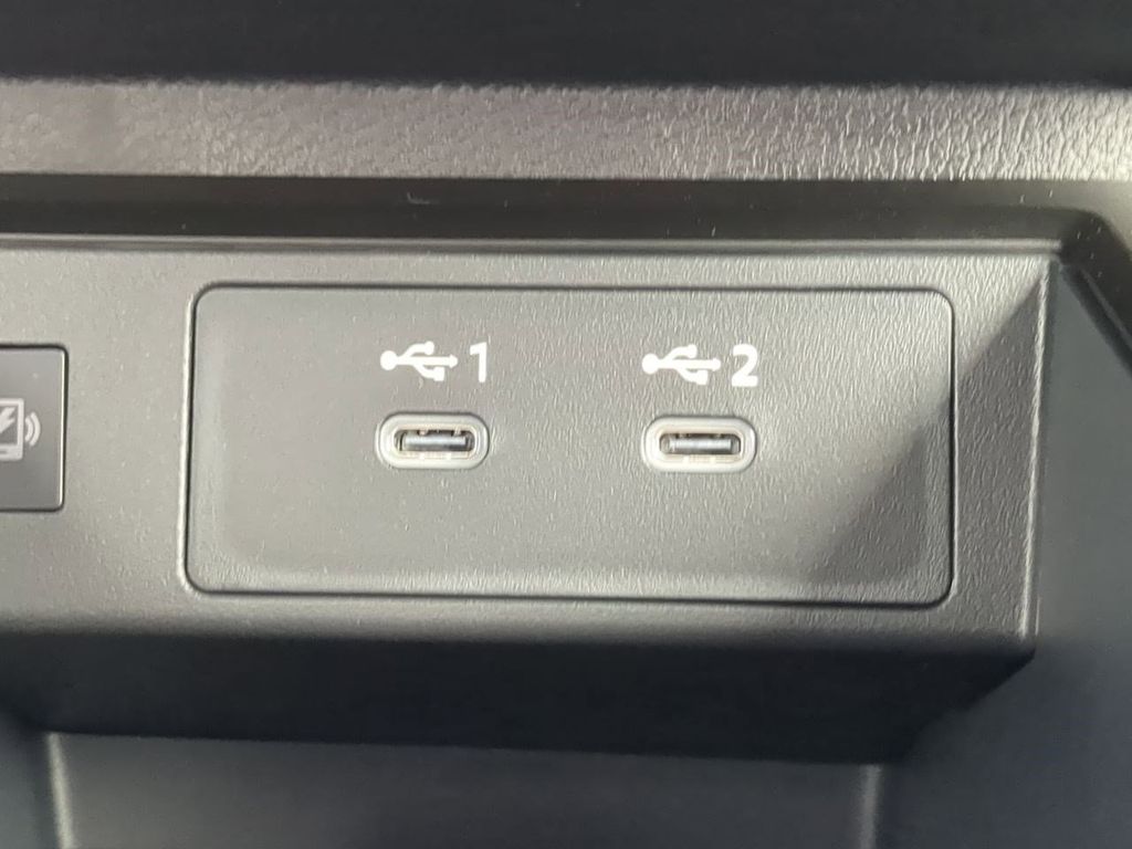 2025 Nissan Kicks SV photo 21