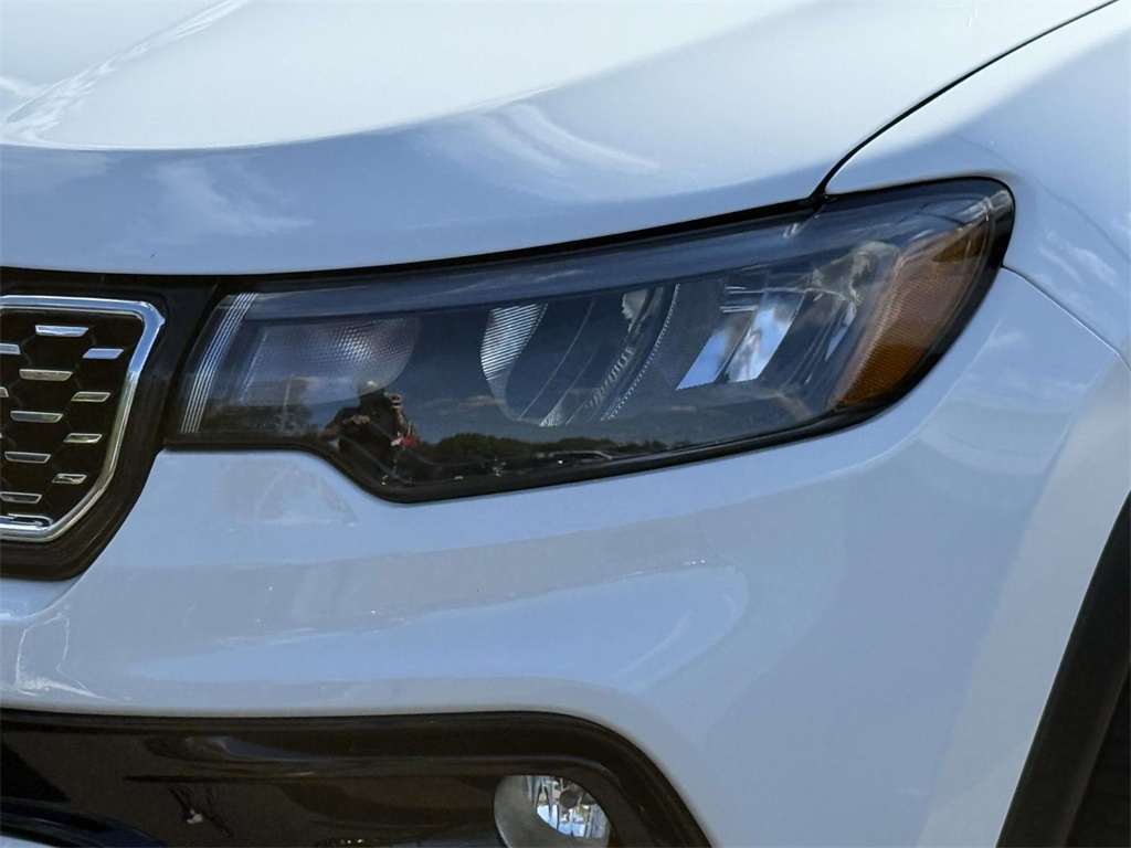 2025 Jeep Compass Limited photo 3