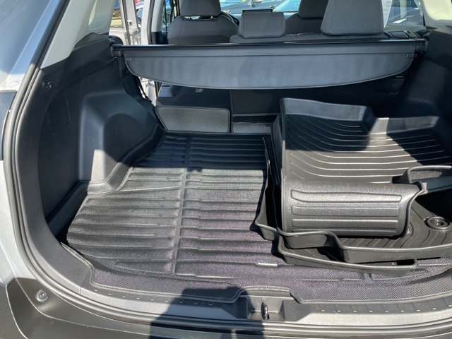 2020 Toyota RAV4 Hybrid XLE photo 11