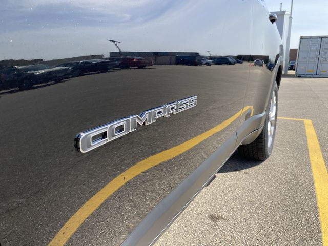 2025 Jeep Compass Latitude photo 34