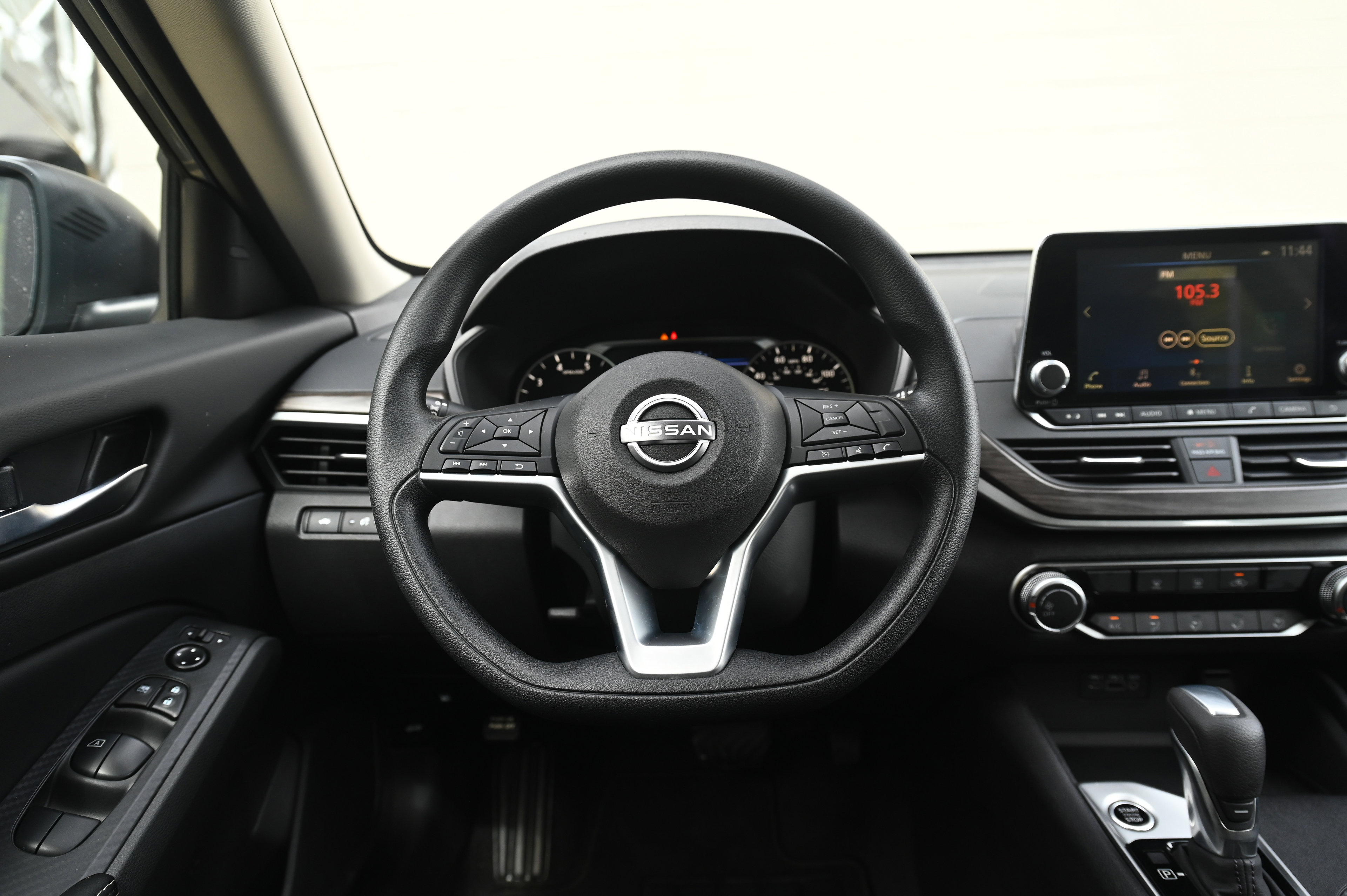2025 Nissan Altima SV photo 31