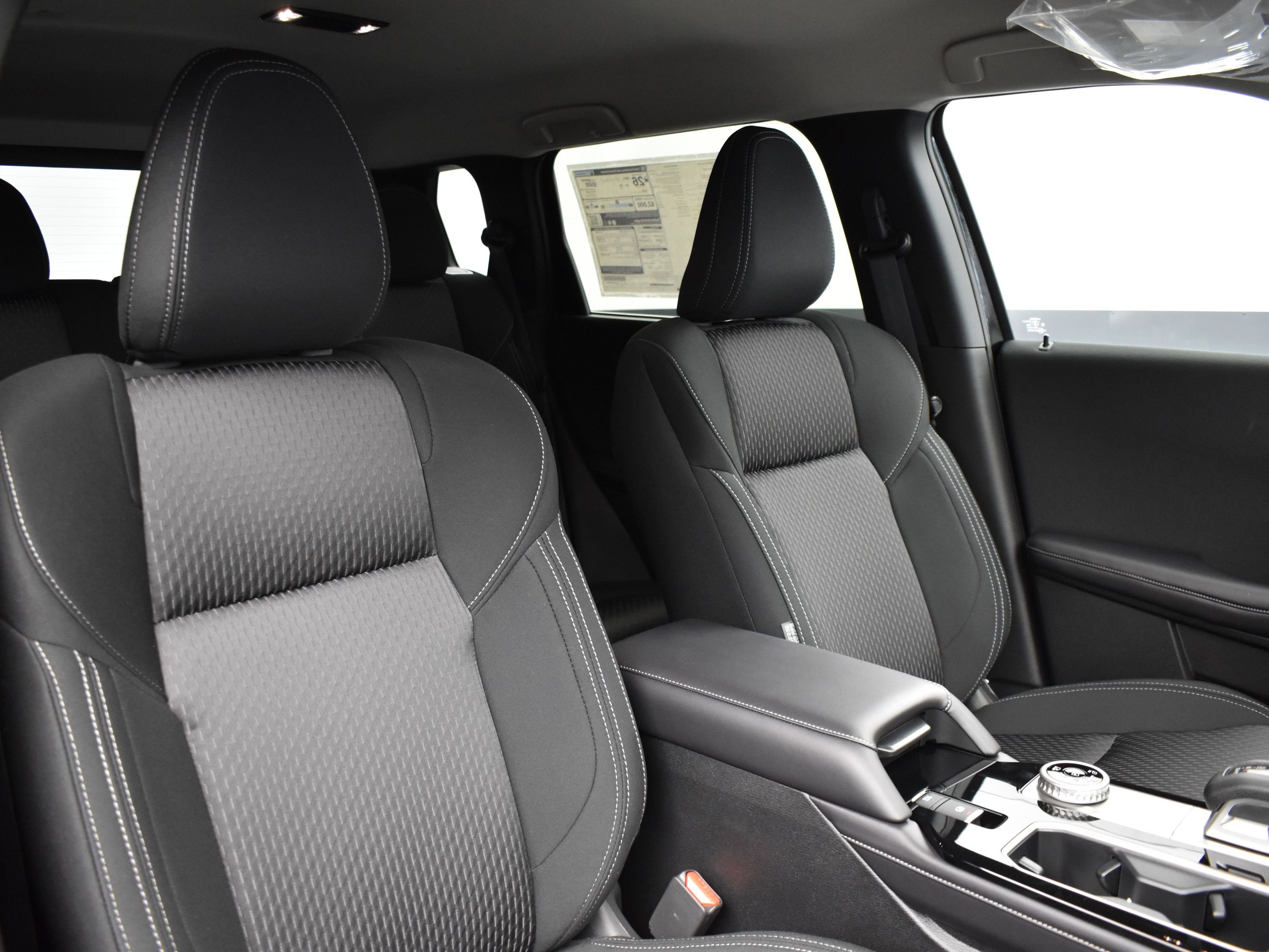 2025 Mitsubishi Outlander ES photo 18
