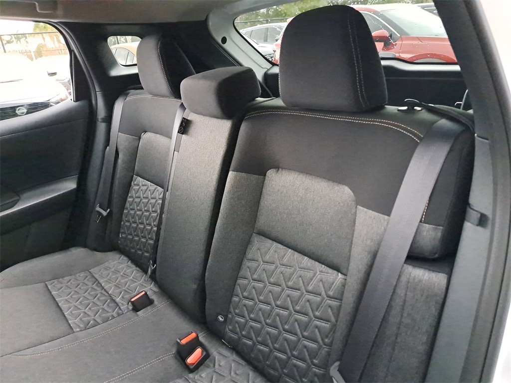 2026 Nissan Kicks SV photo 12