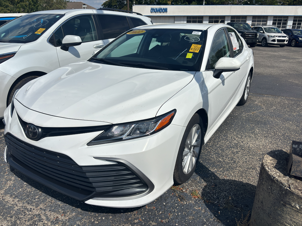 2022 Toyota Camry LE photo 3