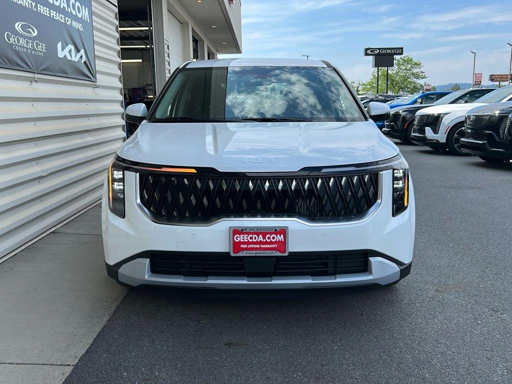 2026 Kia Carnival LXS photo 2