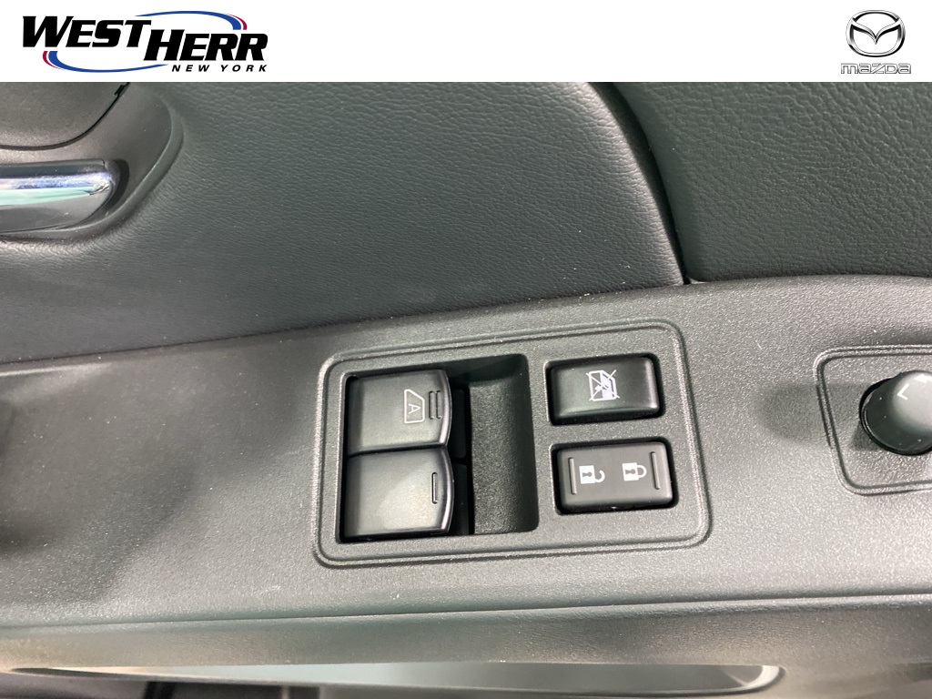 2025 Nissan Frontier SV photo 15