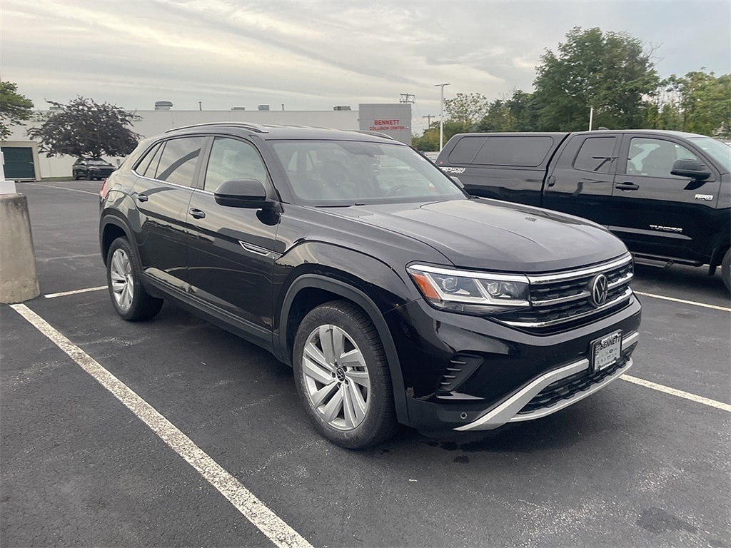 2021 Volkswagen Atlas Cross Sport SE Technology photo 2