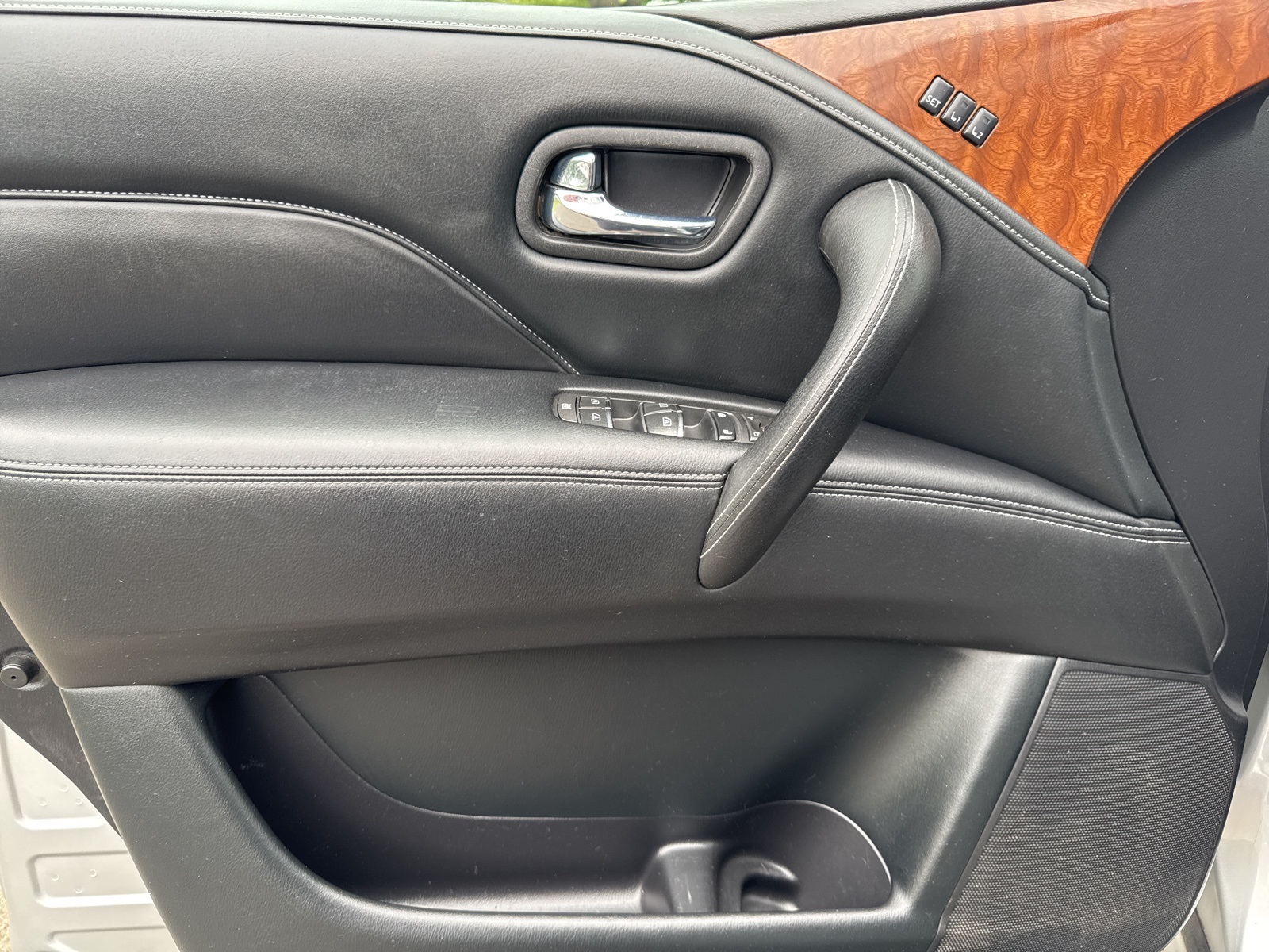 2019 Infiniti QX80 Luxe photo 41