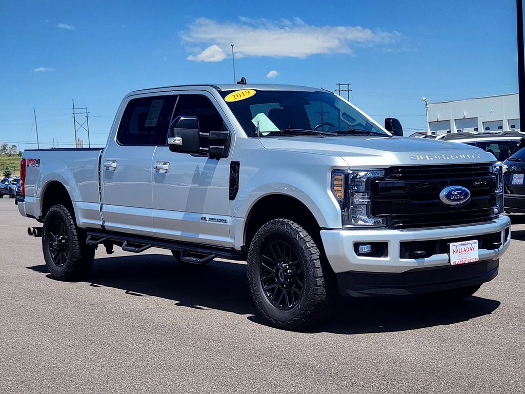 2019 Ford F-350 Lariat photo 4