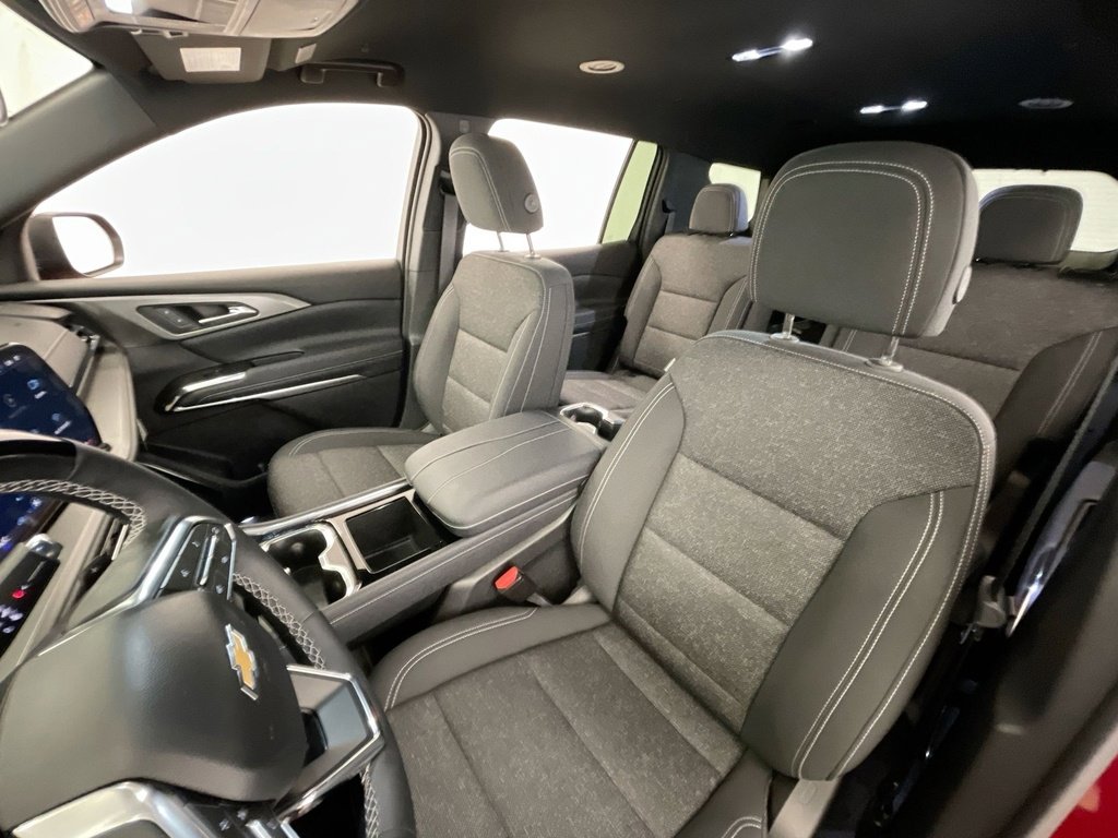 2025 Chevrolet Traverse photo 17