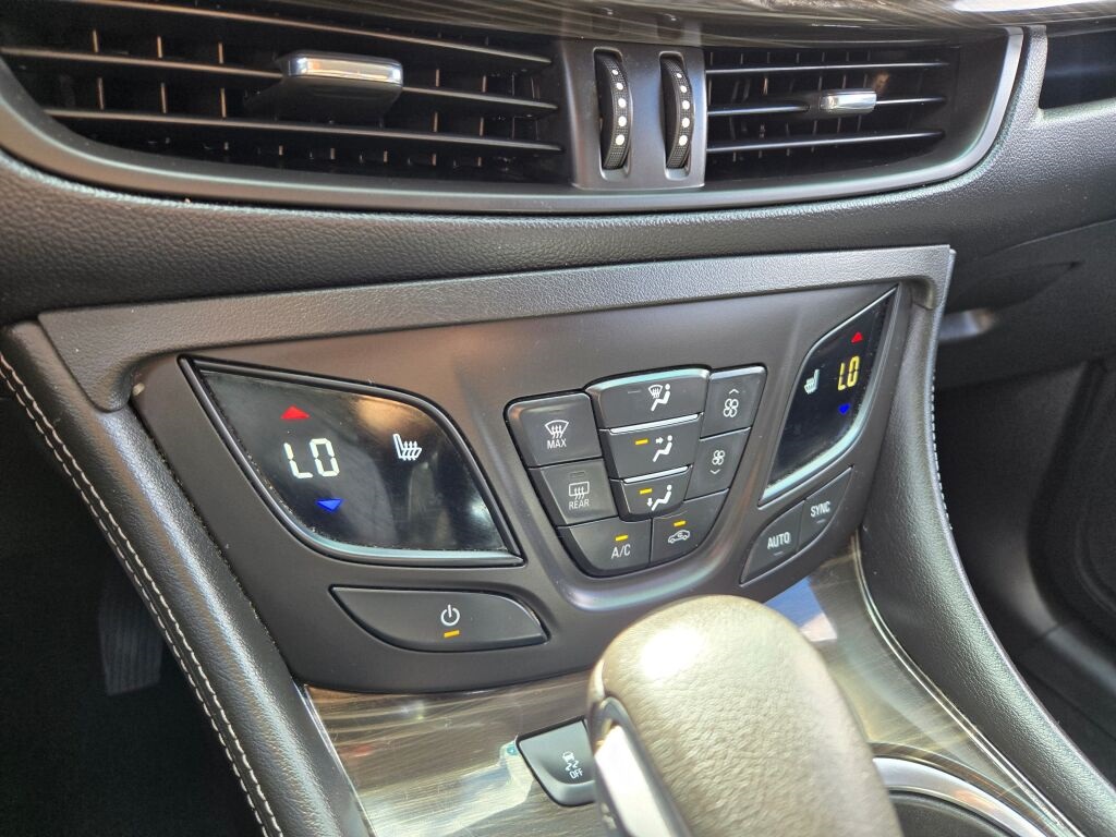 2019 Buick Envision Essence photo 23