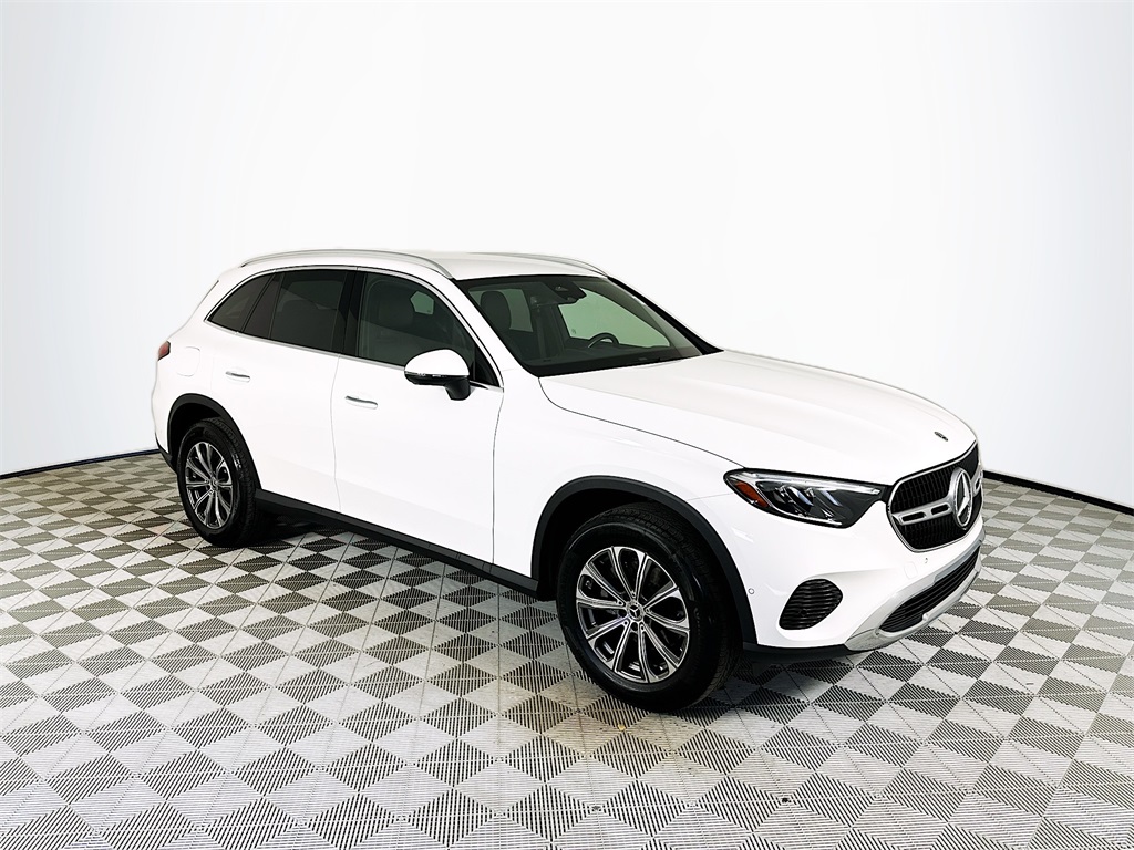 2024 Mercedes-Benz GLC GLC 300's photo