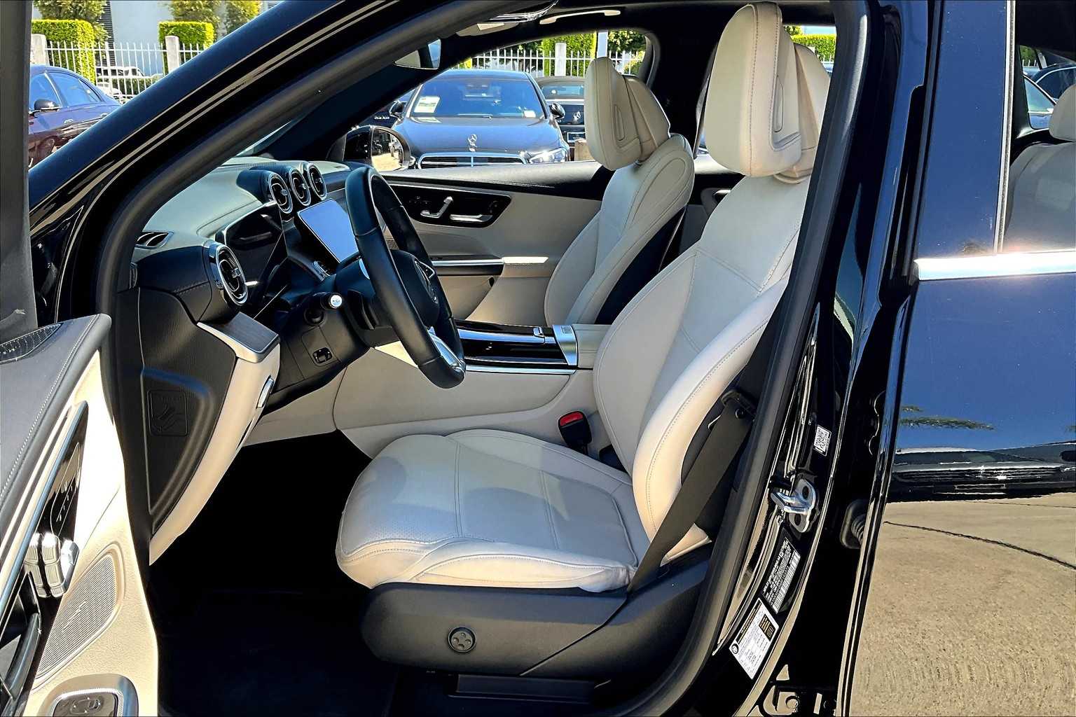 2024 Mercedes Benz GLC 300 4MATIC photo 7