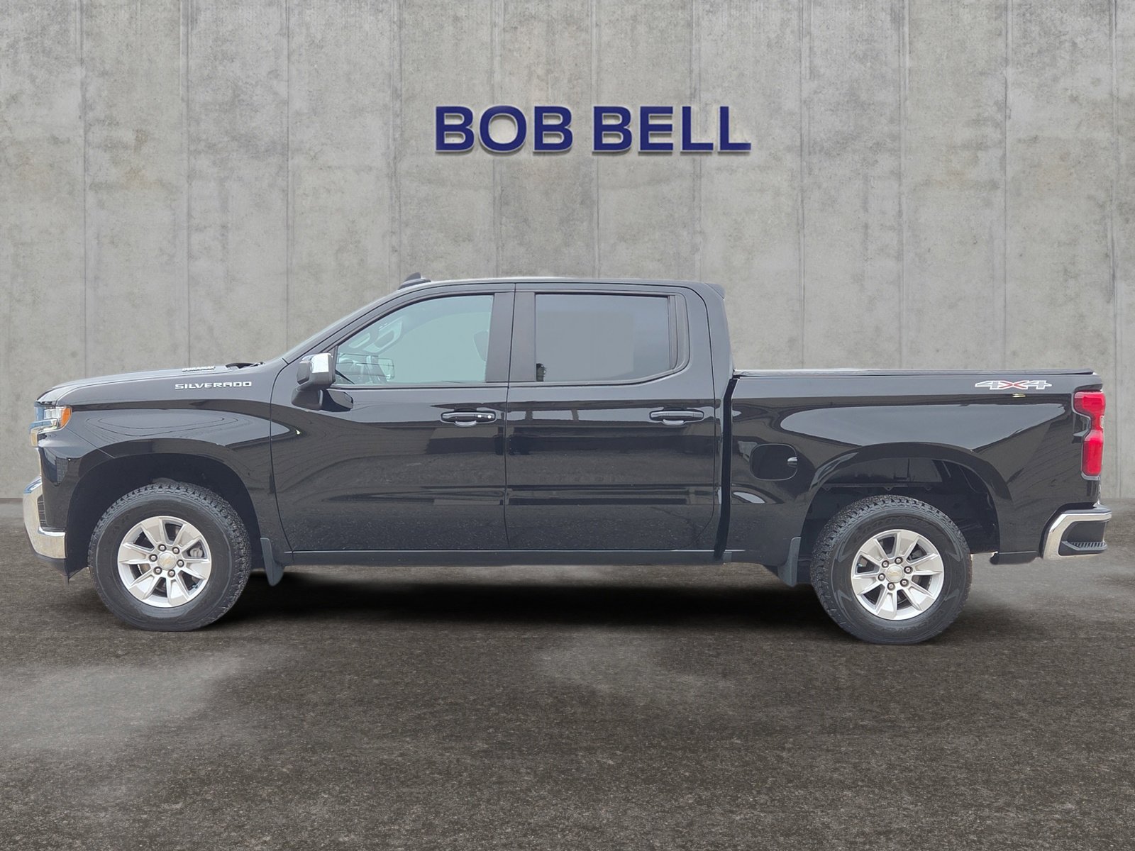 2021 Chevrolet Silverado 1500 LT photo 2