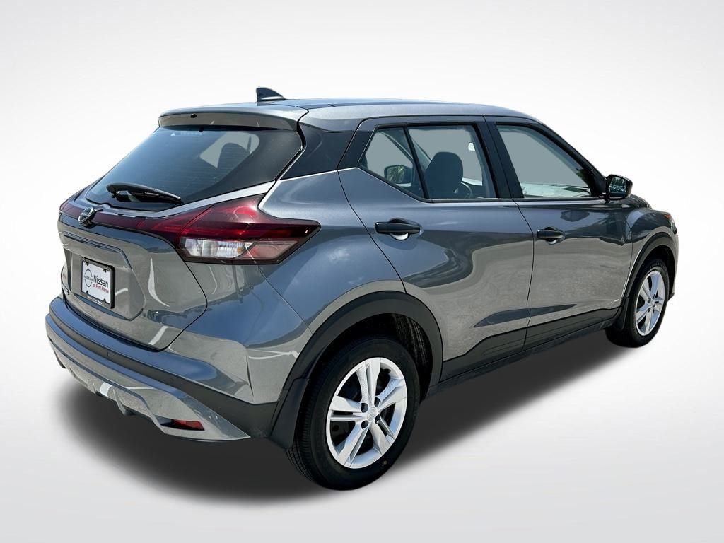 2025 Nissan Kicks Play S photo 6