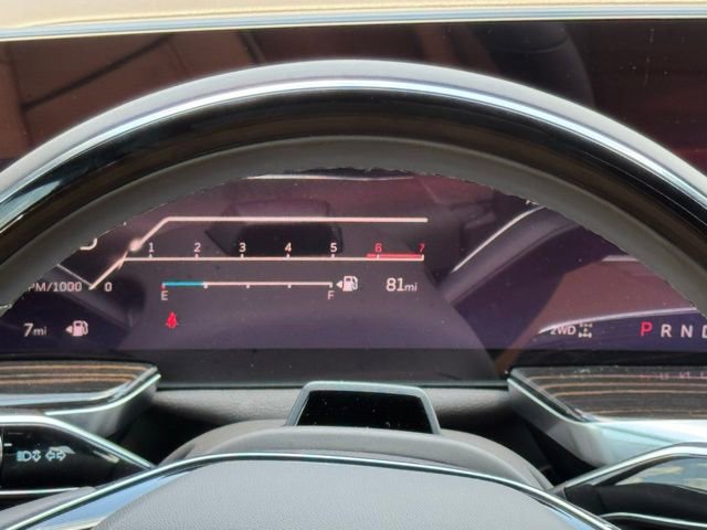 2025 Cadillac Escalade Premium Luxury photo 2