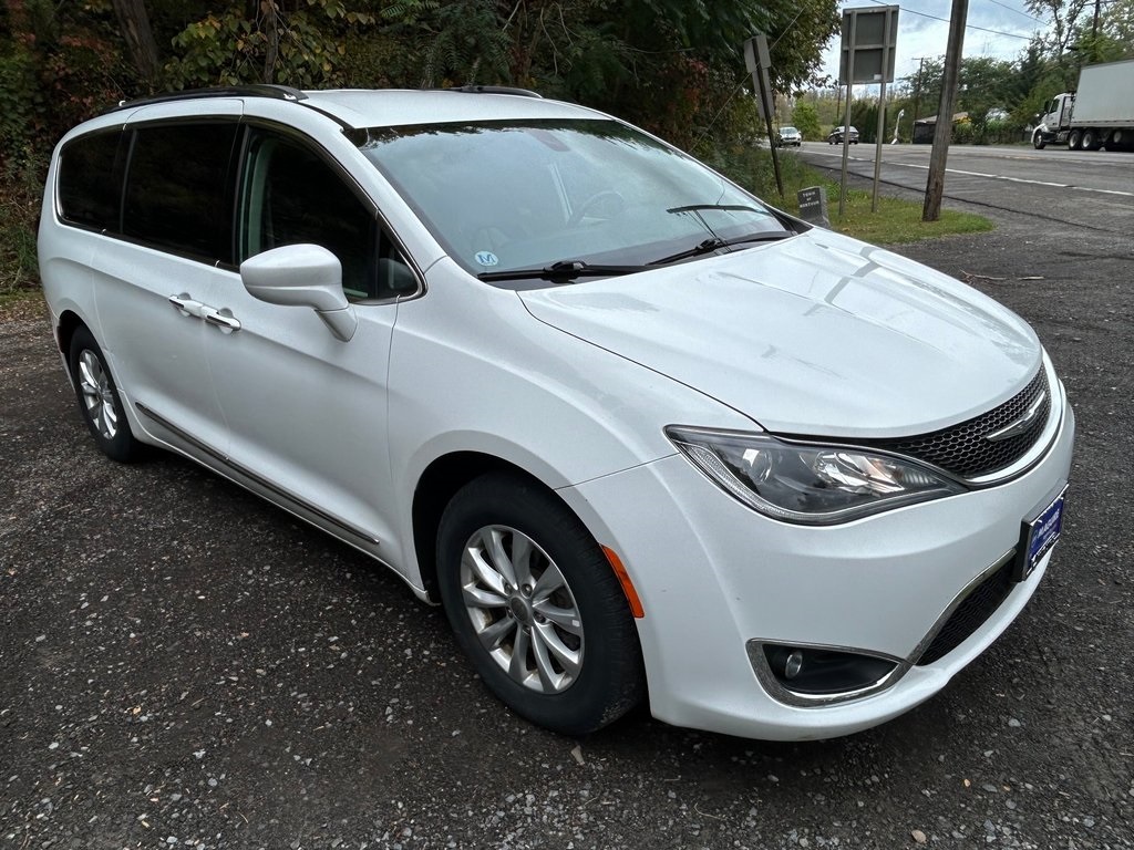 2018 Chrysler Pacifica Touring L photo 8