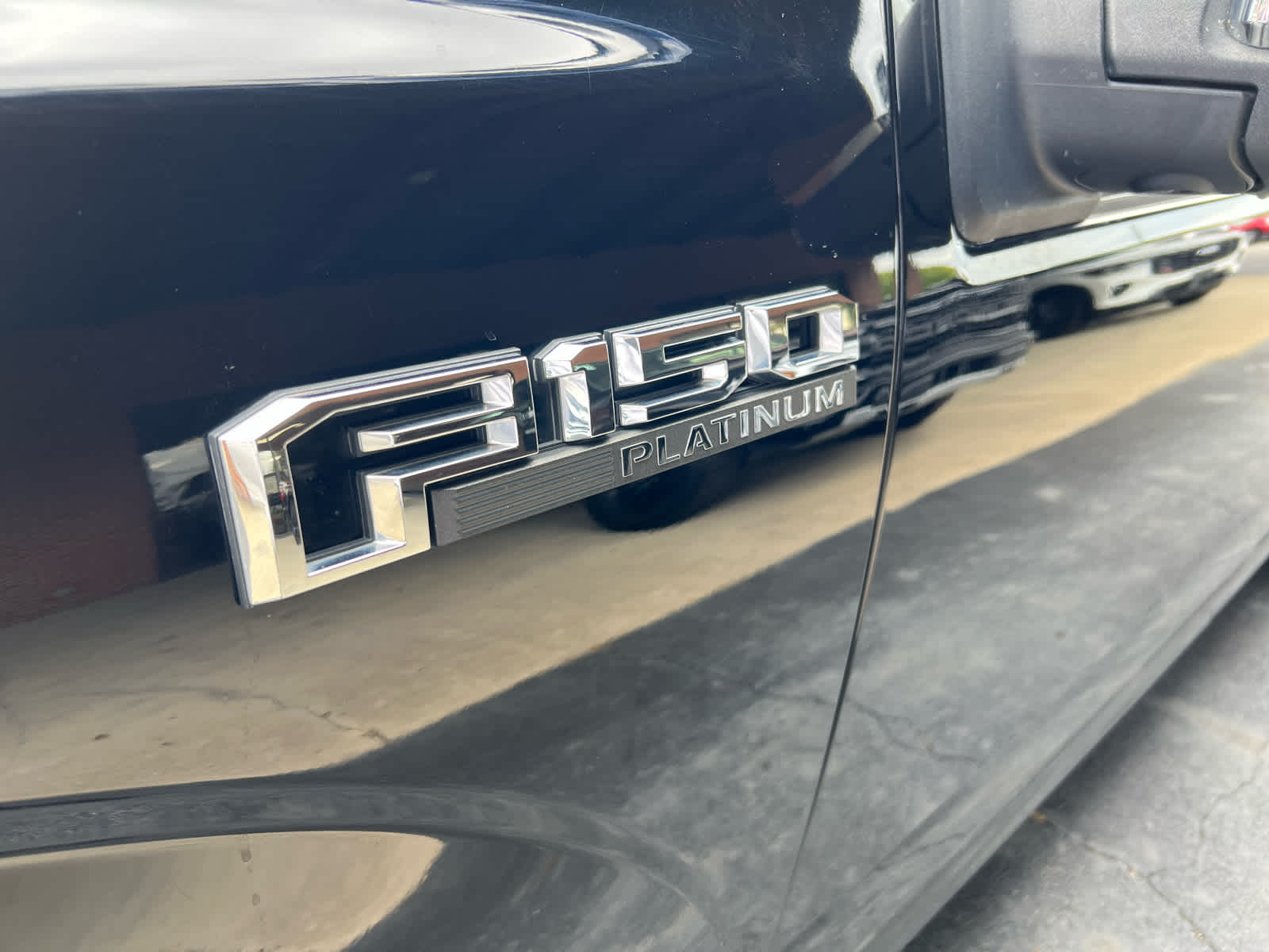 2018 Ford F-150 Platinum photo 7