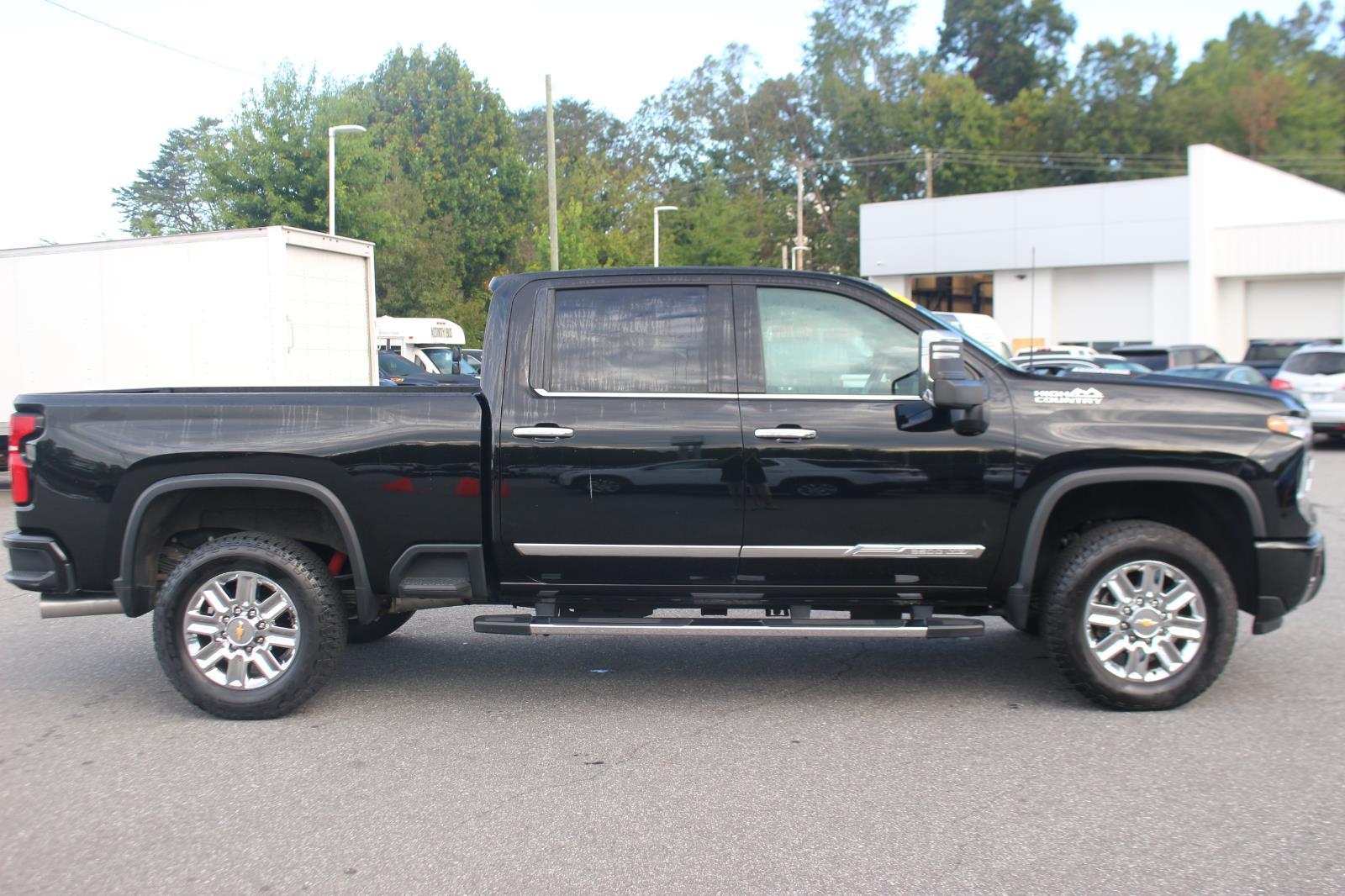 2024 Chevrolet Silverado 3500HD High Country photo 8