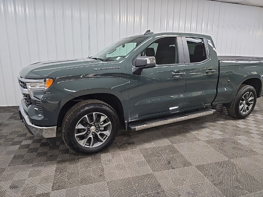 2025 Chevrolet Silverado 1500 LT photo 6