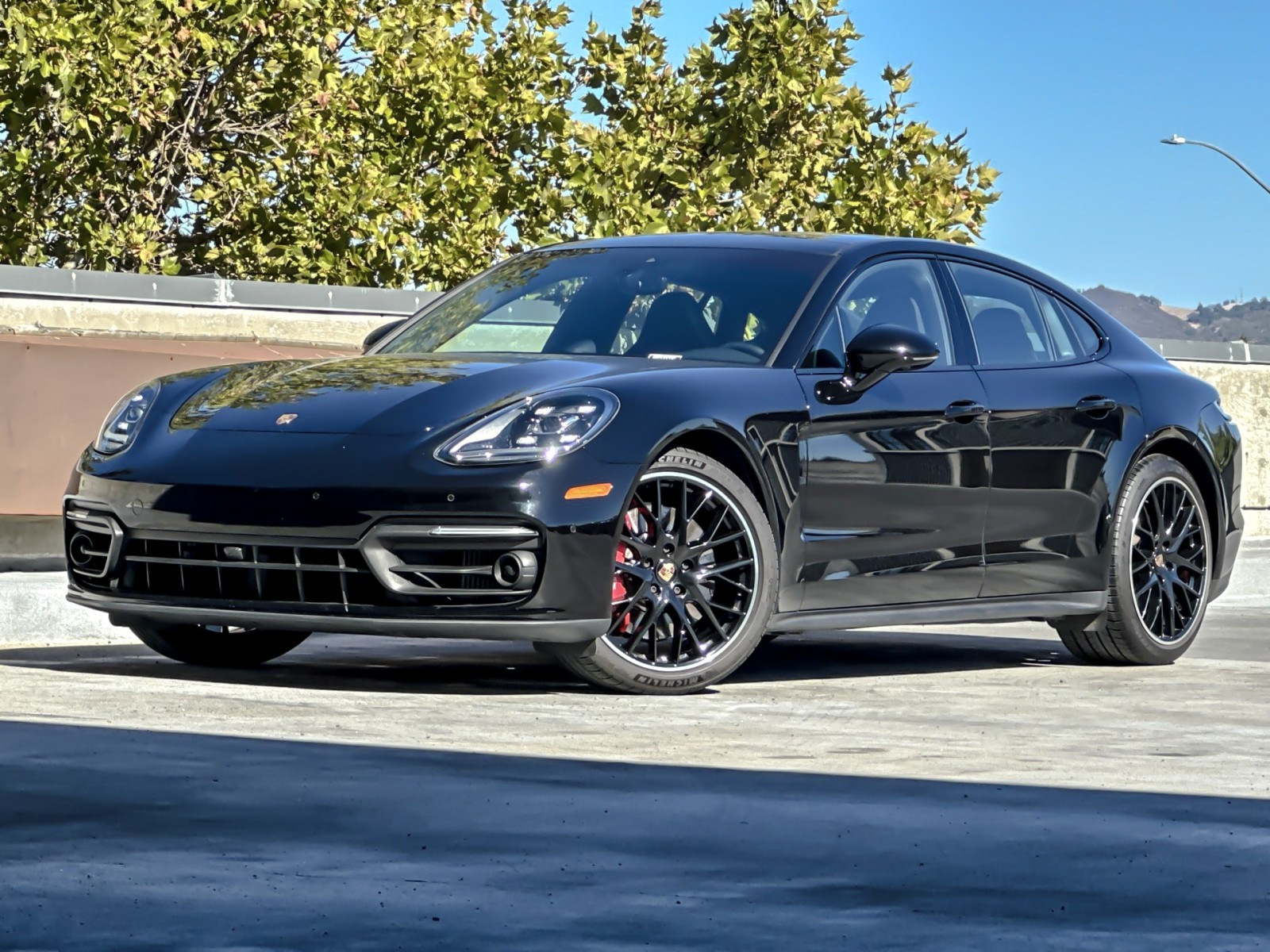 2022 Porsche Panamera 4S photo 2