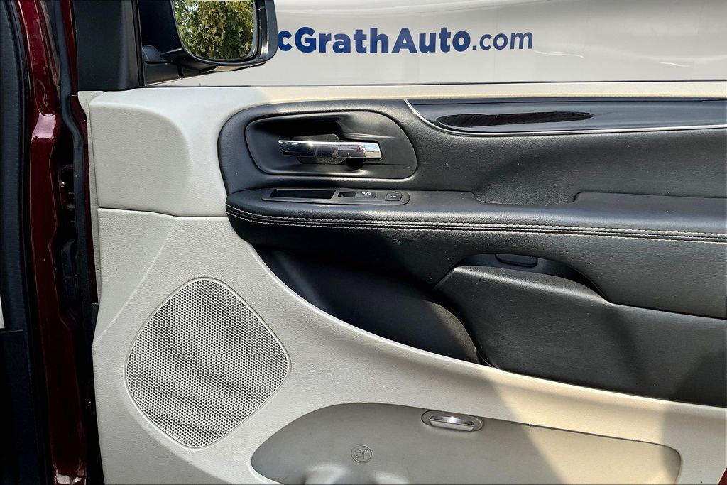 2019 Dodge Grand Caravan SXT photo 23