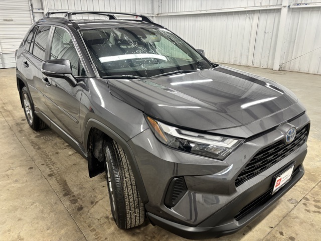 2024 Toyota RAV4 XLE's photo