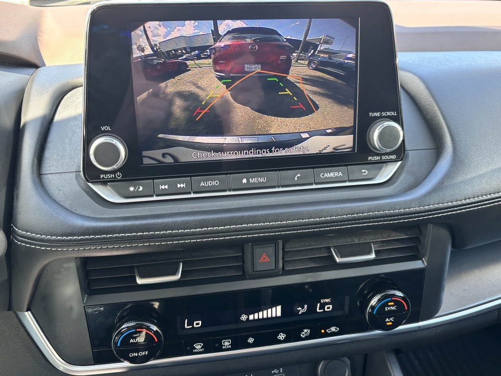 2023 Nissan Rogue SV photo 9
