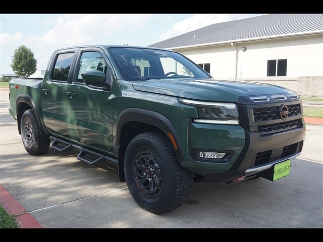 2026 Nissan Frontier PRO-4X's photo