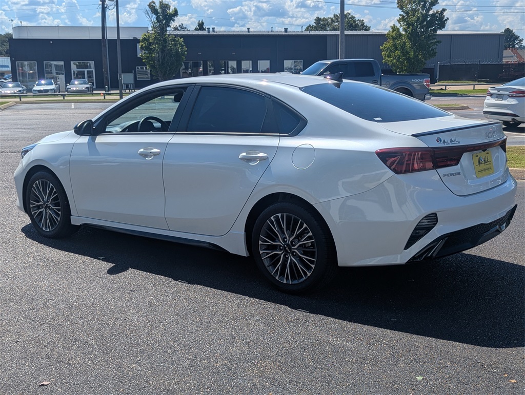2023 Kia Forte GT-Line photo 5