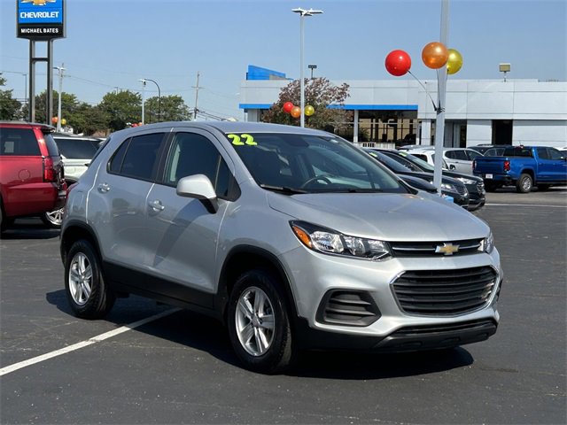2022 Chevrolet Trax LS photo 3