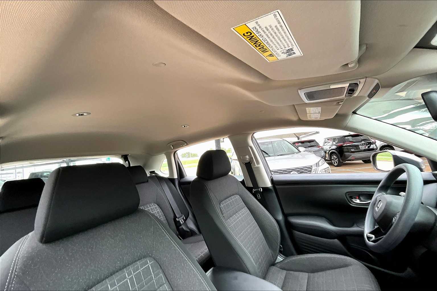 2025 Honda HR-V LX photo 12