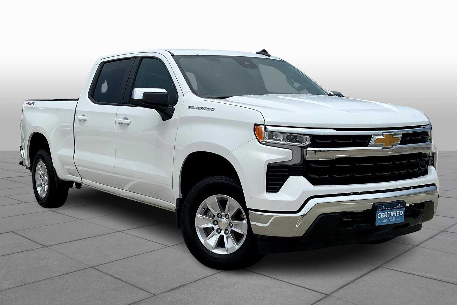 2024 Chevrolet Silverado 1500 LT photo 2