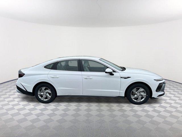 2025 Hyundai Sonata SE photo 4
