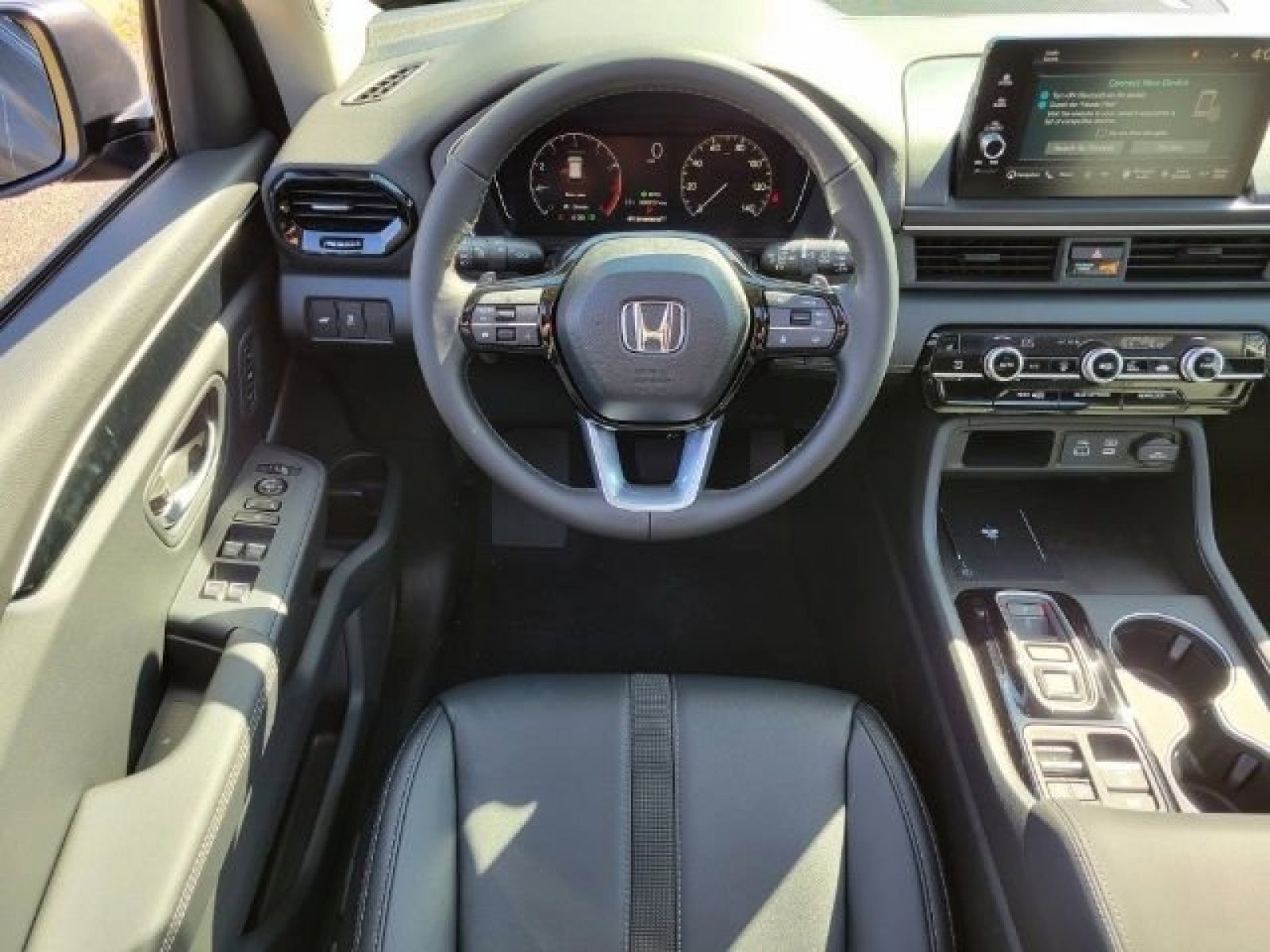 2025 Honda Pilot Touring photo 2