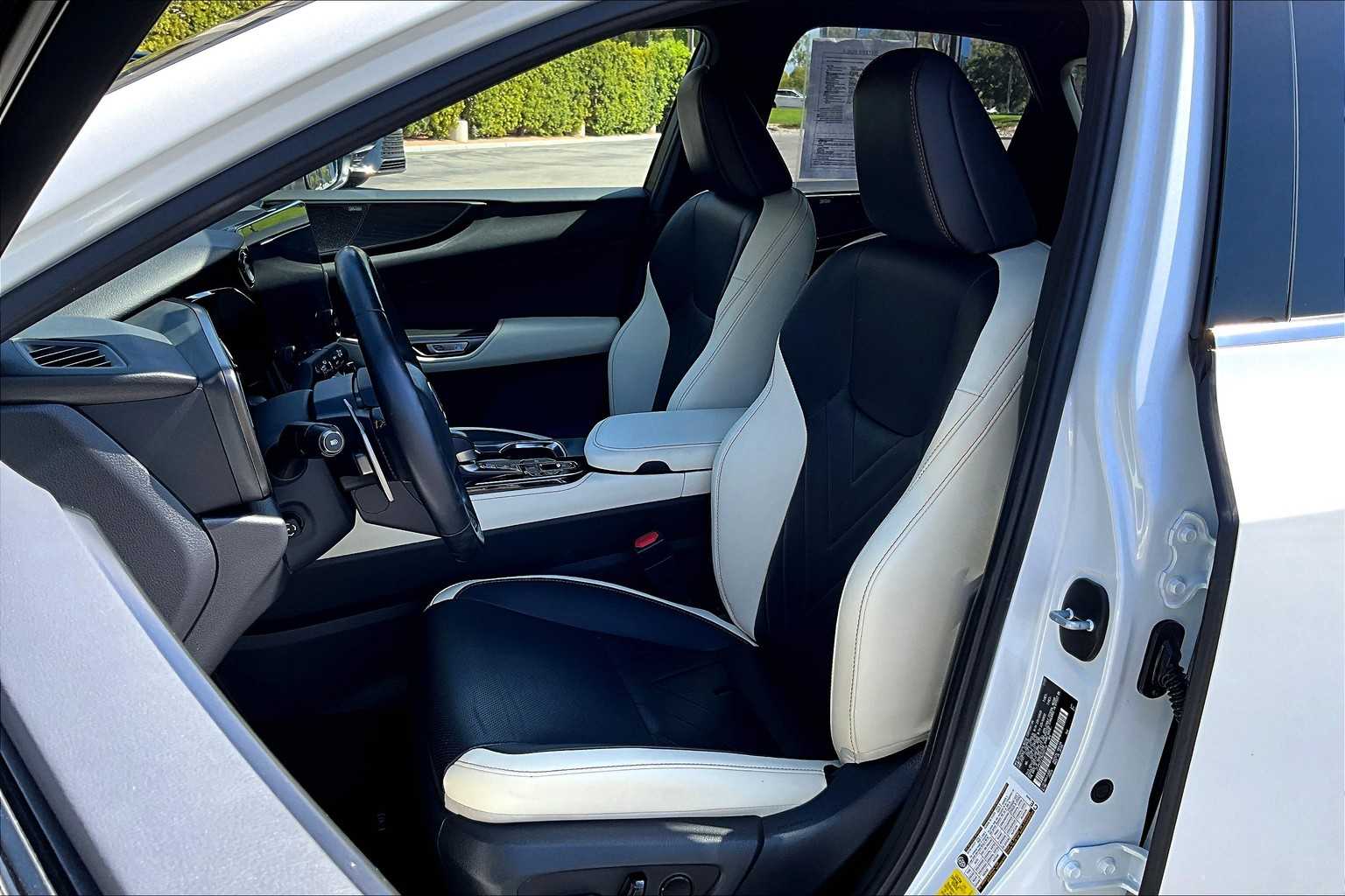 2022 Lexus NX Luxury photo 7