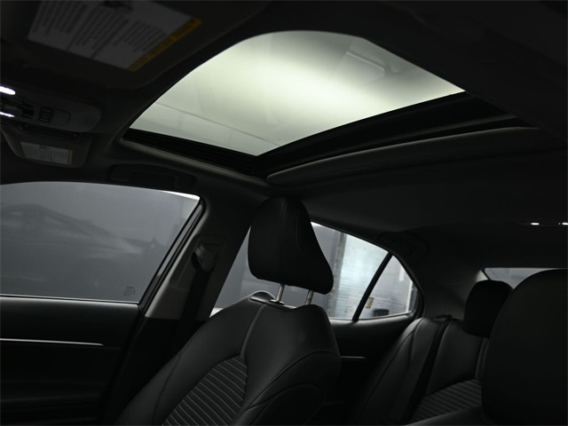 2024 Toyota Camry SE photo 6