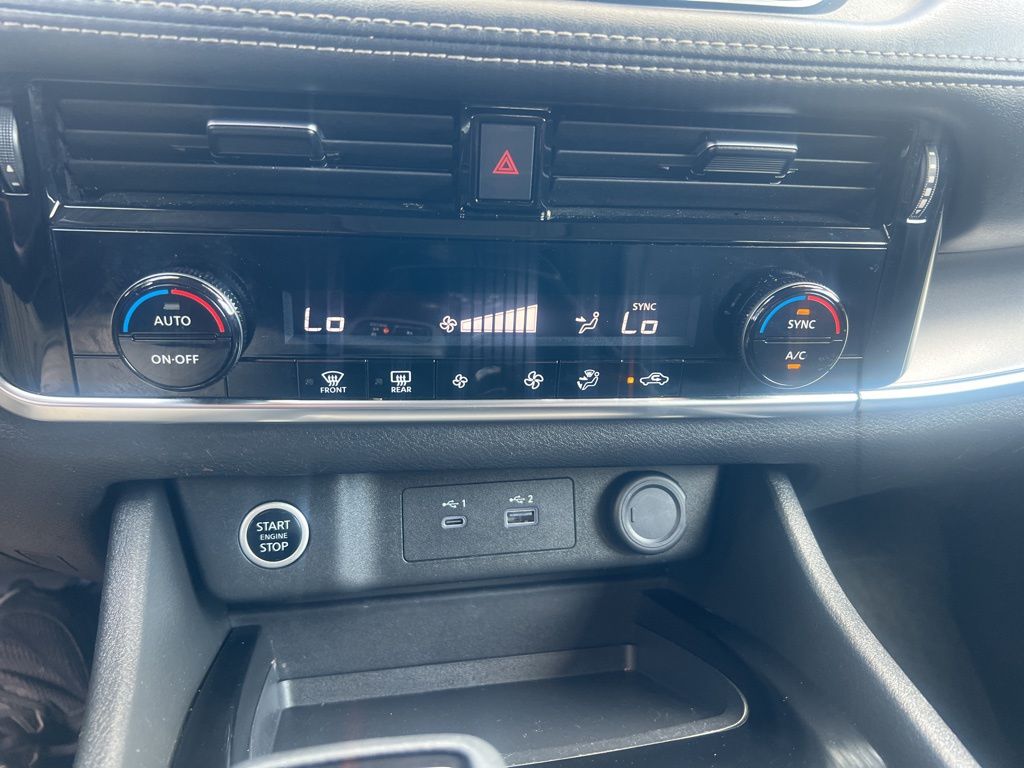 2023 Nissan Rogue SV photo 46