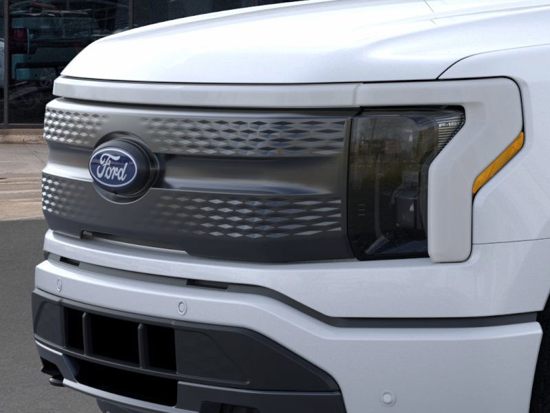 2025 Ford F-150 Lightning photo 16