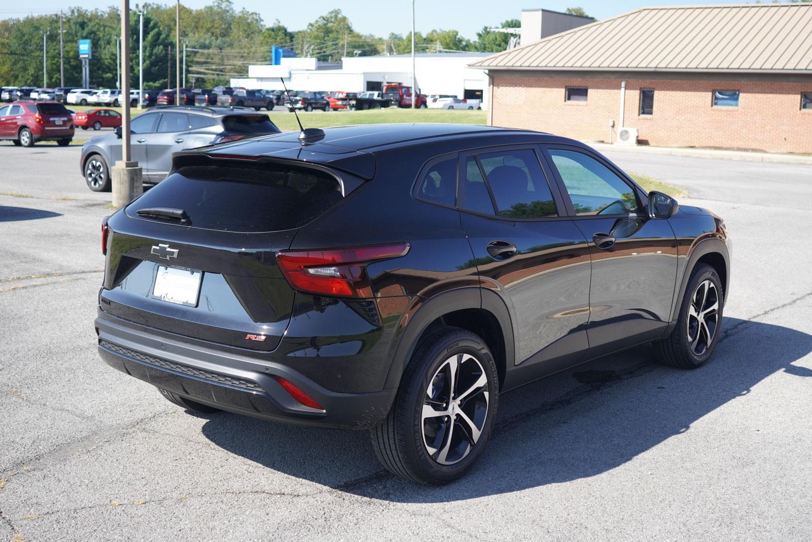 2026 Chevrolet Trax photo 2