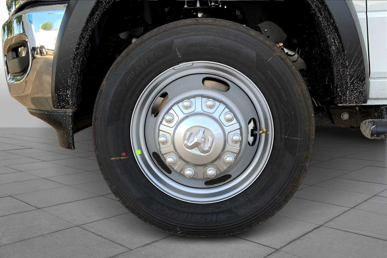 2026 Ram 4500 Tradesman photo 12