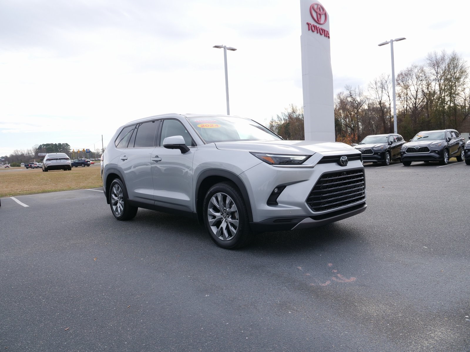 2024 Toyota Grand Highlander Limited's photo