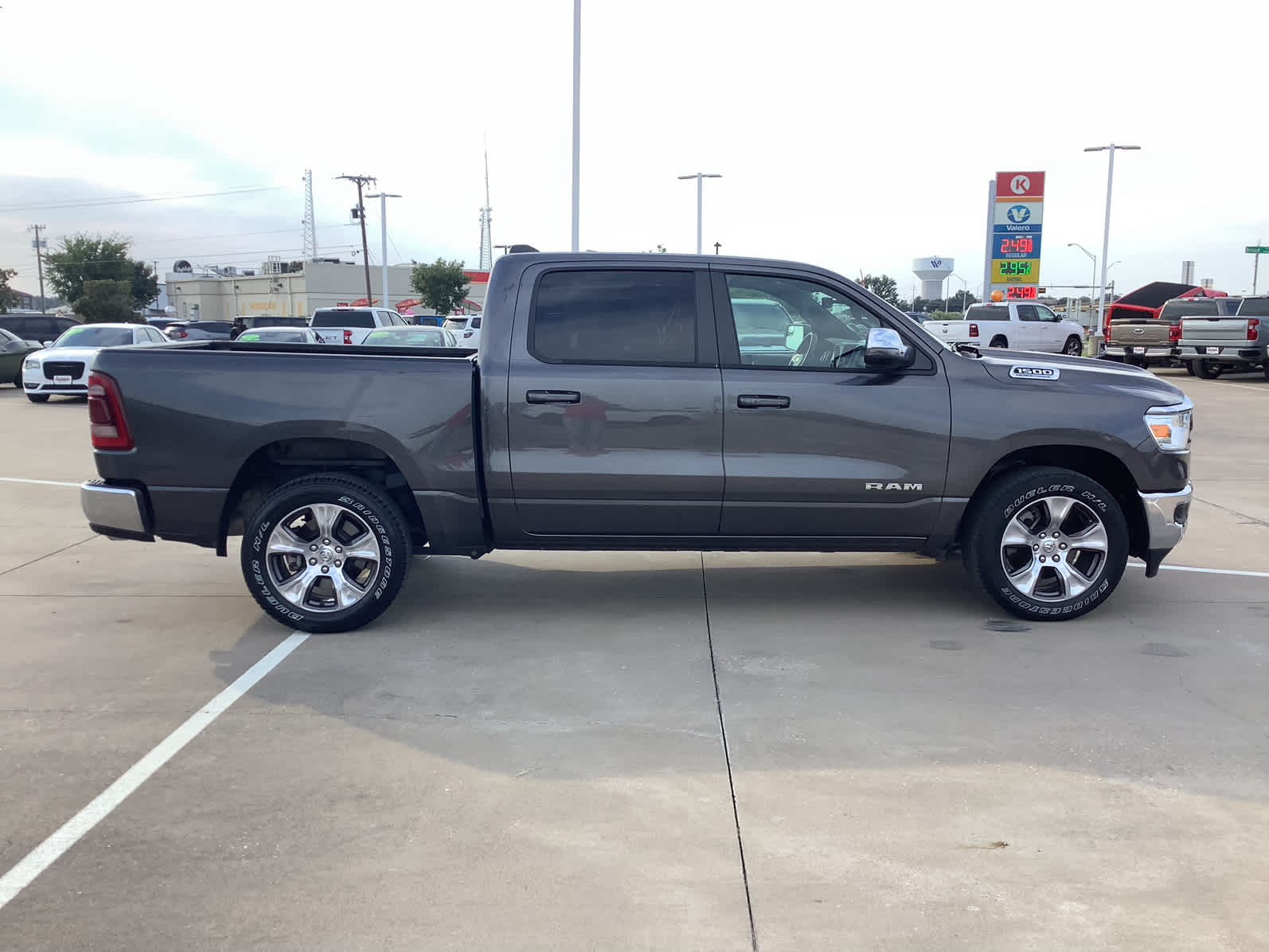 2024 Ram 1500 Laramie photo 3