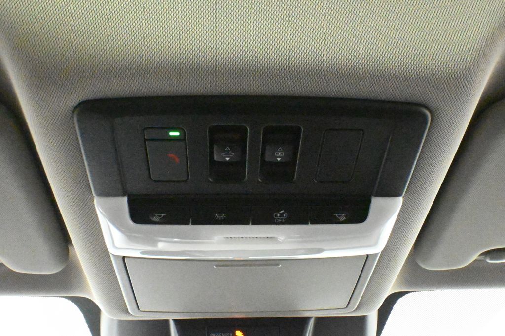 2021 Nissan Rogue SL photo 19