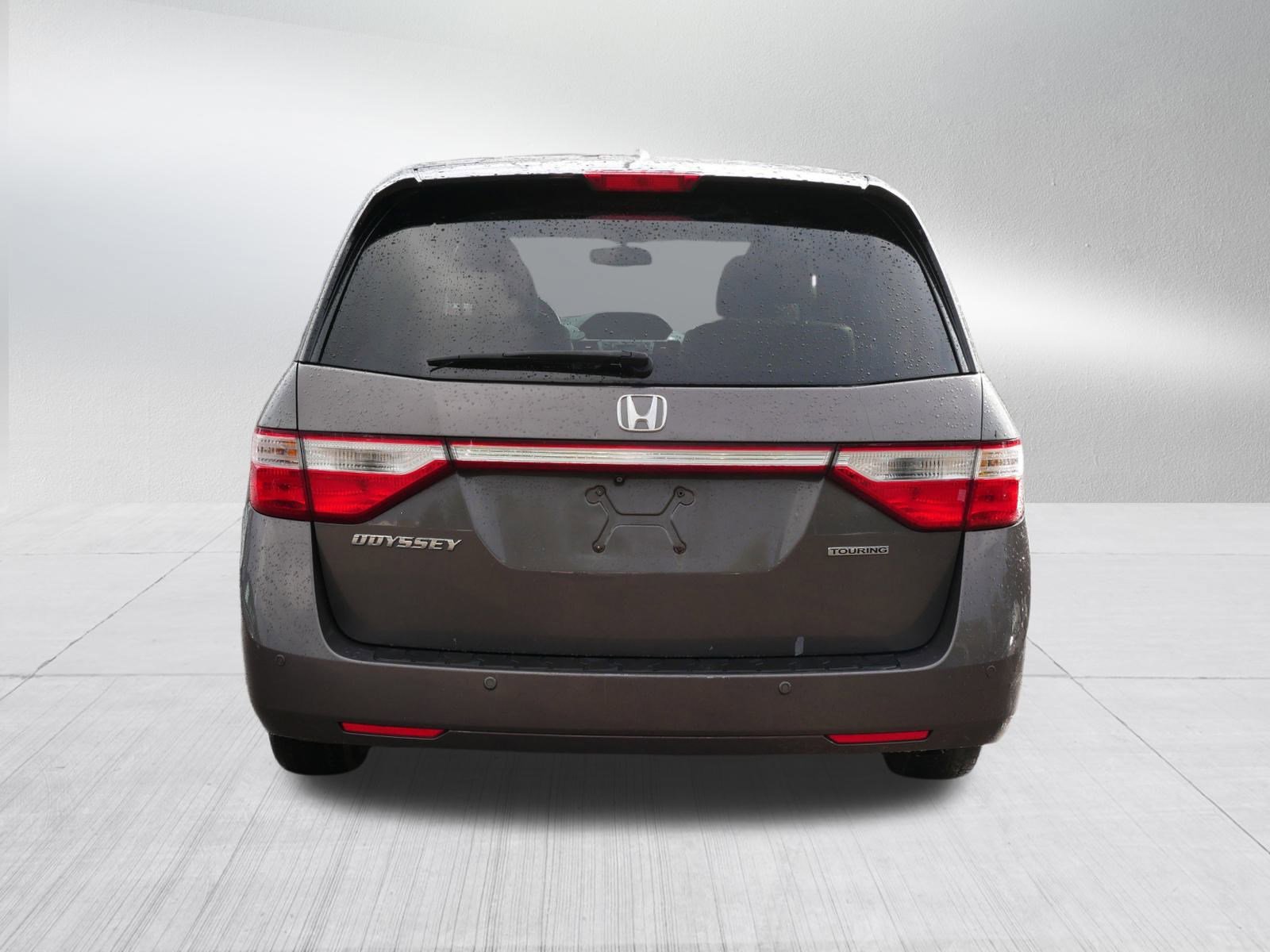 2013 Honda Odyssey Touring photo 6