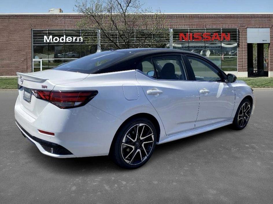 2025 Nissan Sentra SR photo 4